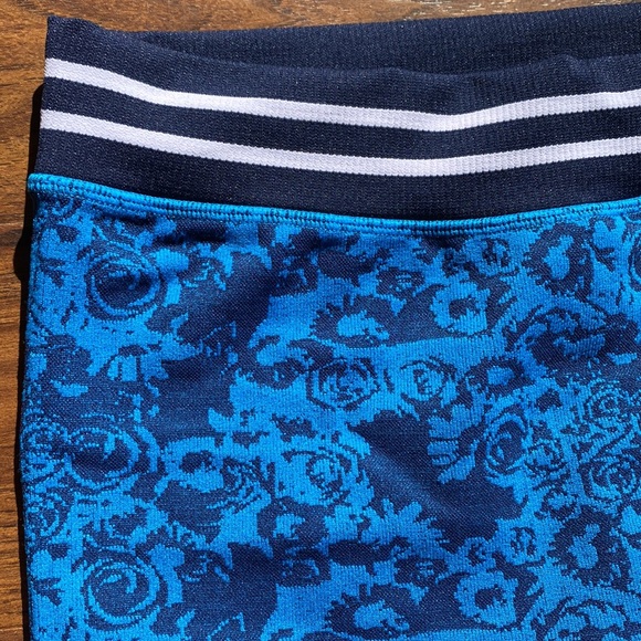 Fabletics Seamless Printed 7/8 Leggings - Picture 2 of 4